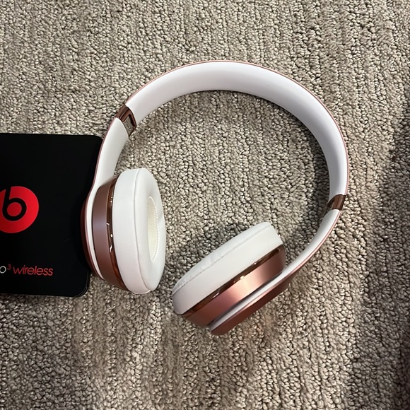 BEATS - Picture 2 of 5